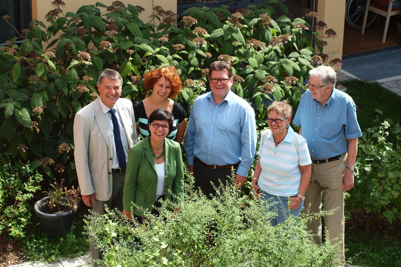 Hans-Joachim Backes, Anette Hübinger MdB (vorne), Svetlana Sartison, Stephan Manstein, Frau Eisvogel und Herr Grasborn (von links).